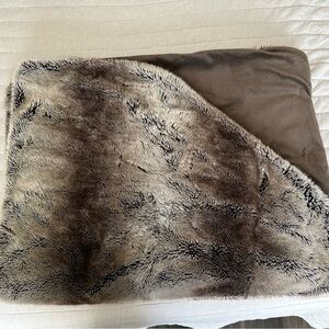 Luxurious Faux Fur Throw Blanket
